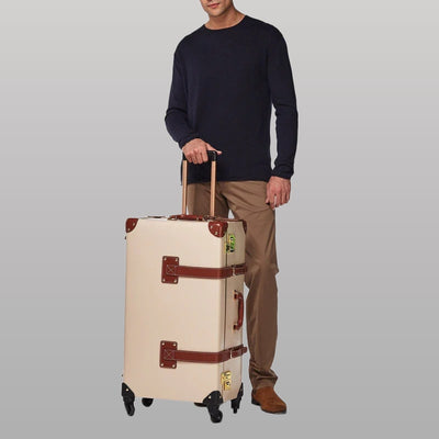 The Diplomat – Cream Check‑In Spinner