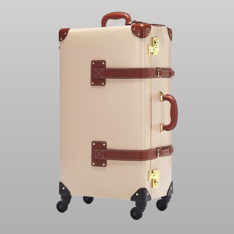 The Diplomat – Cream Check‑In Spinner